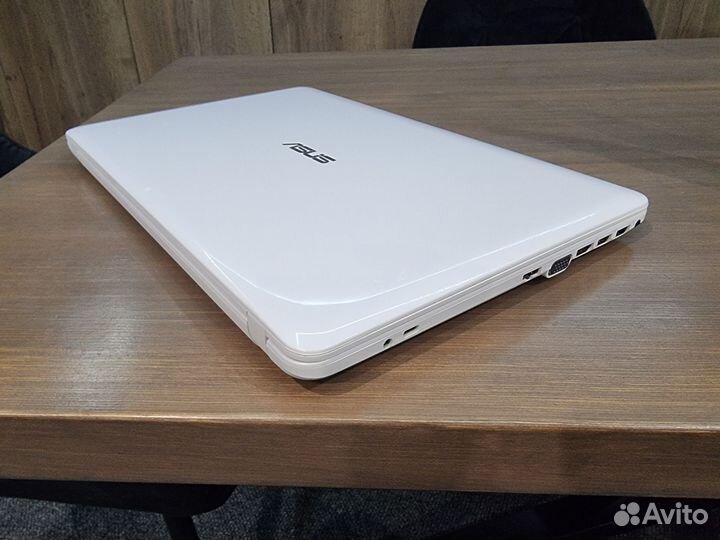 Asus тонкий белоснежный ноутбук