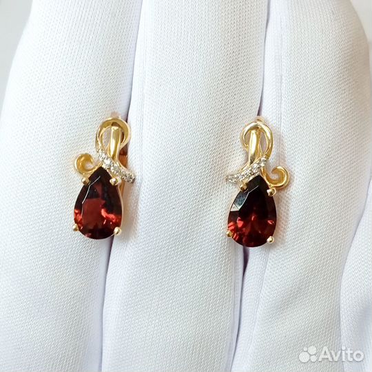 Серьги с синтетическим камнем Золото