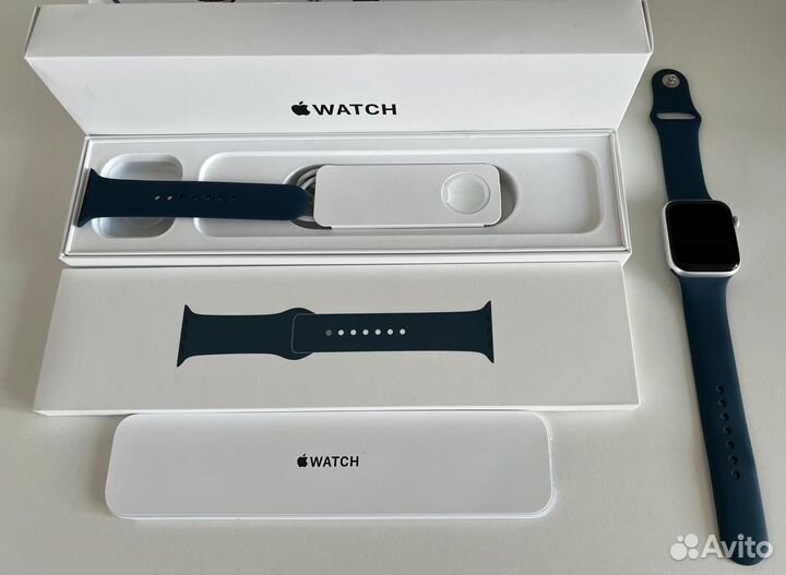 Apple Watch SE 2020 44mm (MKQ43RU)