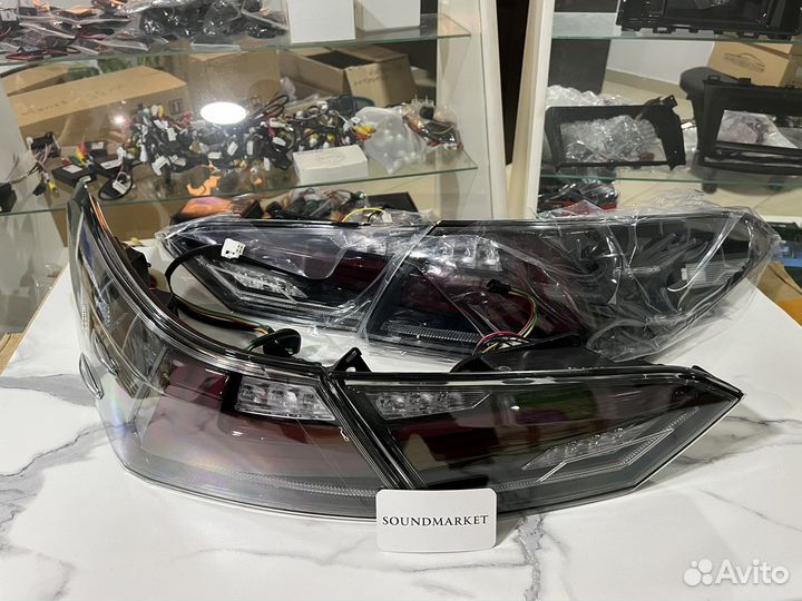 Задние фонари LED Toyota Camry 70 Lexus Style