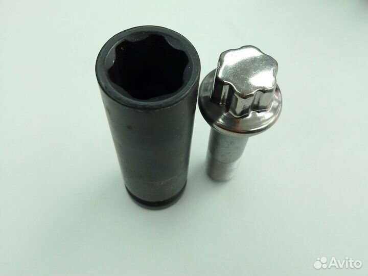 Ключ для колесных болтов Mercedes 17мм