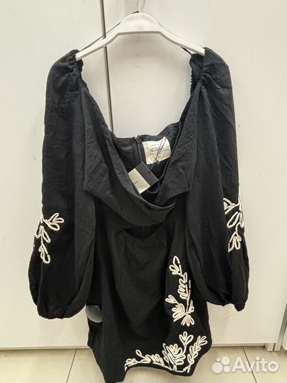 Платье с вышивкой 48 размер