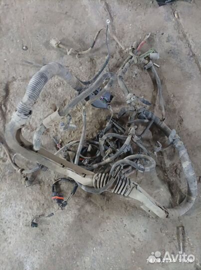 Проводка двигателя Volvo S80. 2.4