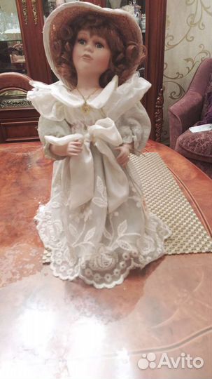 Кукла фарфоровая коллекционная