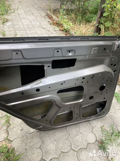 Задняя левая дверь Гранта FL 2018 года