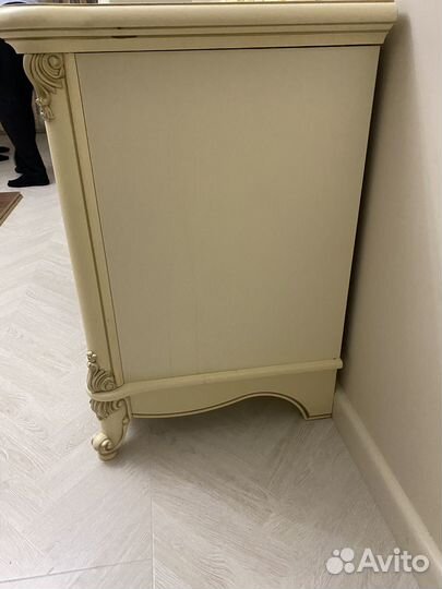 Туалетный столик с зеркалом новый