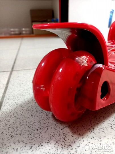 Самокат трехколесный