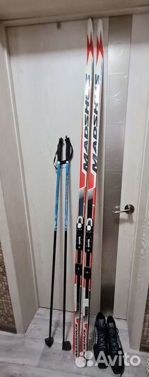 Лыжи с ботинками и палками, размер ботинок 48