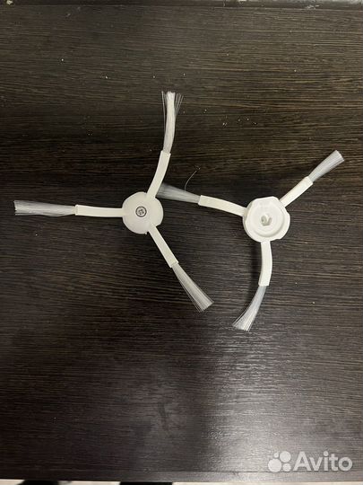 Сменные фильтры и боковые щетки