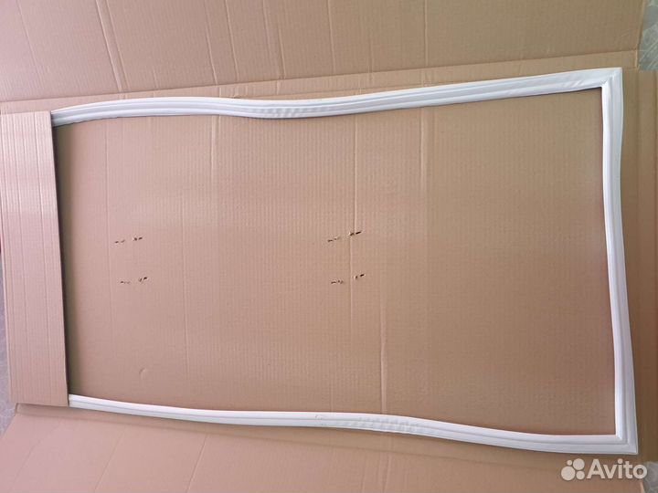 Уплотнитель двери холодильника