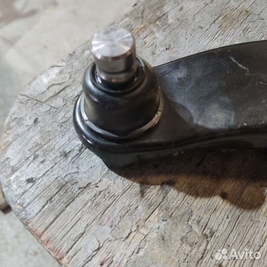 Рычаг передний левый Митсубиси lancer