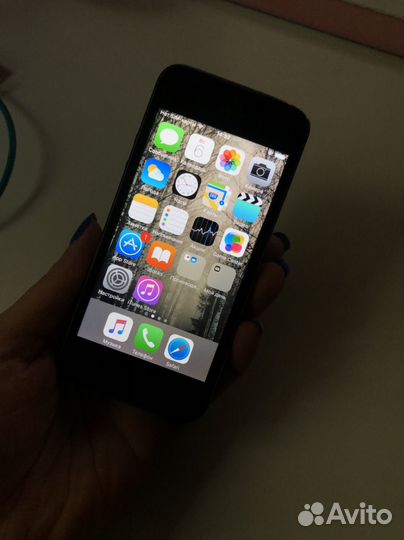 Телефон iPhone 5s