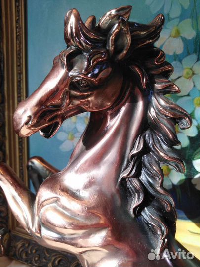 Статуэтка Конь