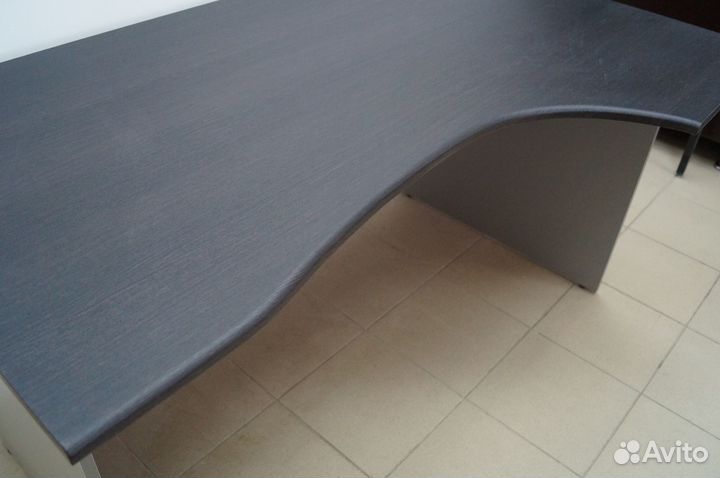 Стол офисный угловой