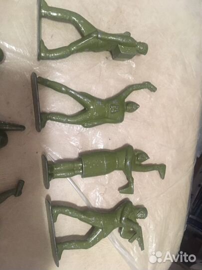 Солдатики 30 лет Победы полный набор состояние