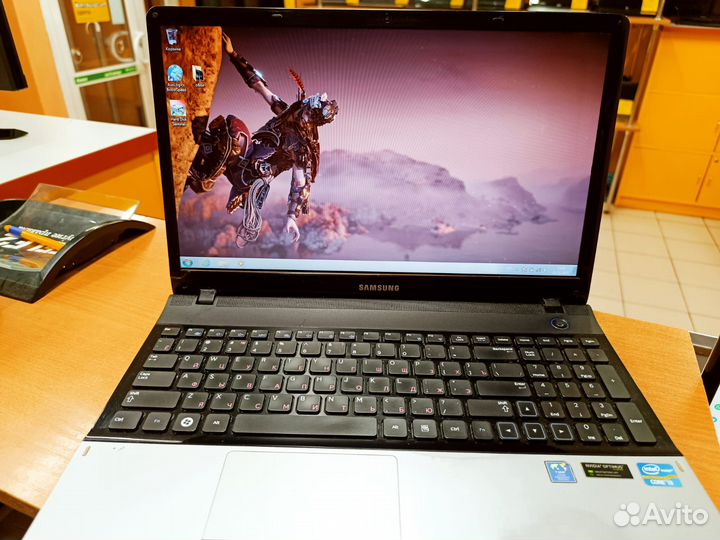 Samsung NP300E5Z i3/4гб/500Гб/GeForce GT 520MX 1Гб