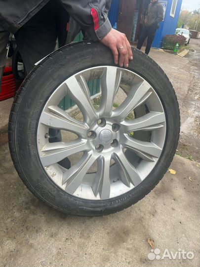Комплект зимних колес range rover 275/45/R21