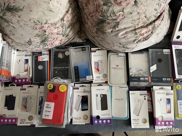 Чехлы и стекла на смартфоны