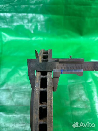 Тормозной диск передний правый Lexus Rx450 GYL10