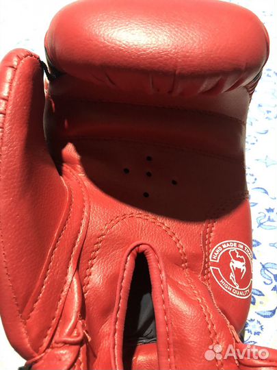 Боксерские перчатки Venum