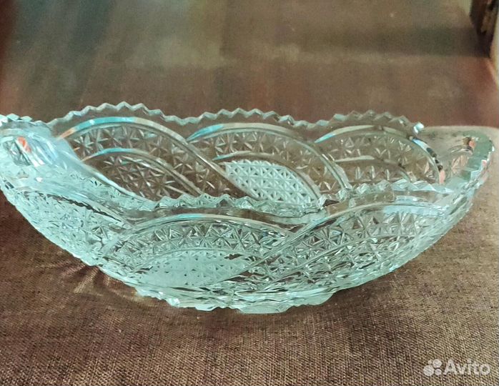Хрустальный салатник формы Ладья