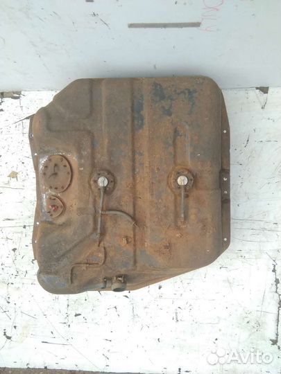 Бензобак Pajero 2 под ремонт