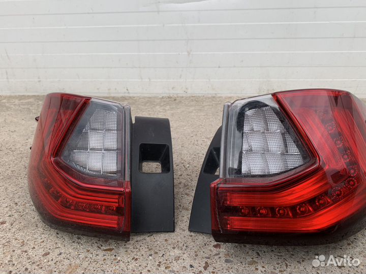 Фонарь в крыло правый Lexus RX 4