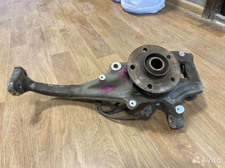 Кулак поворотный передний левый Audi Q5 8K