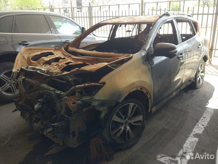 Toyota RAV4 2.0 CVT, 2019, битый, 999 999 км