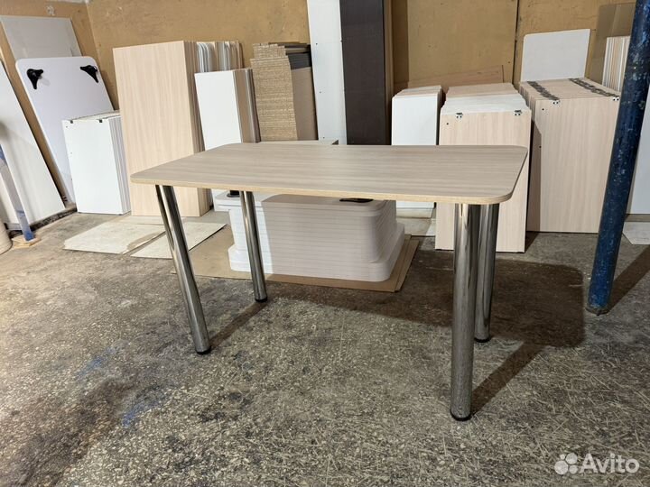 Кухонный стол новый