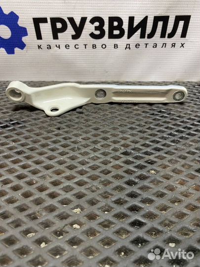 Петля капота правая Volvo FH4 82320177