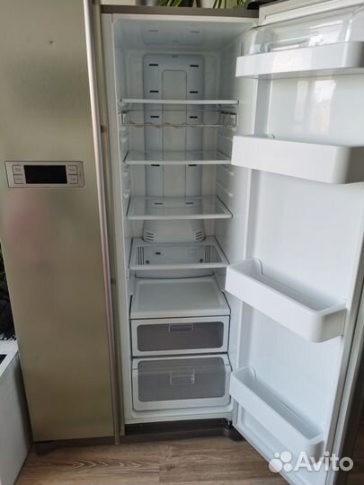 Холодильник side by side