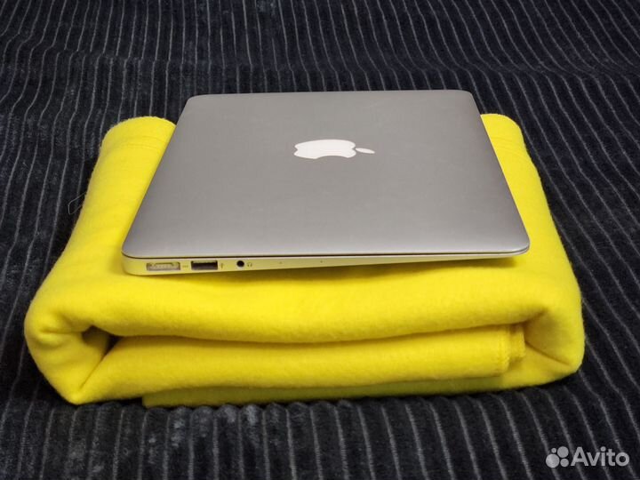 256Gb Apple MacBook AIR 11 дюймов - i67e