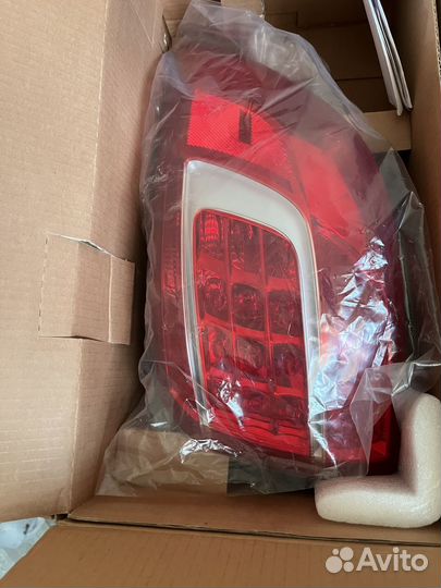 Фара задняя внешняя правая kia sportage 3