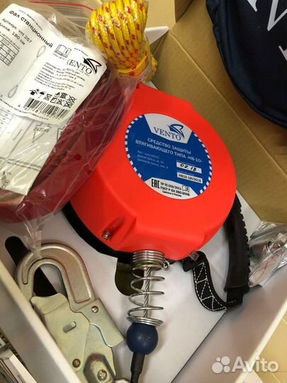 Устройство для страховки втягивающего типа нв-10