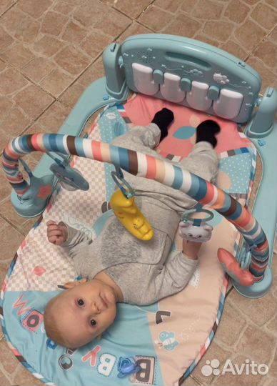 Развивающий коврик с пианино