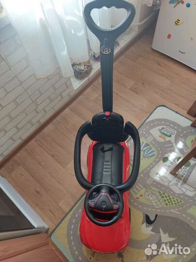 Детская машинка каталка с ручкой