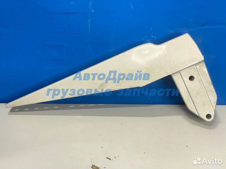 Кронштейн крепления порога Мерседес Актрос мп2 мп3 правый