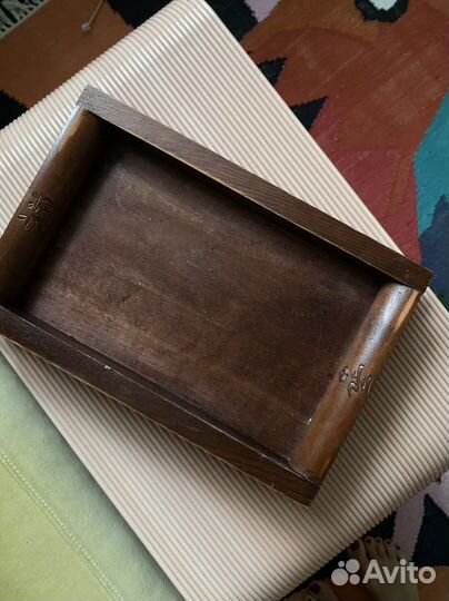 Сервиз для чайной церемонии и поднос с иероглифами