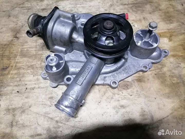 Помпа охлаждения Dodge Charger LD