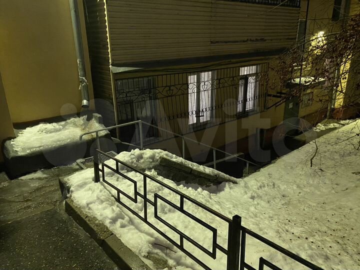 4-к. квартира, 97 м², 1/5 эт.