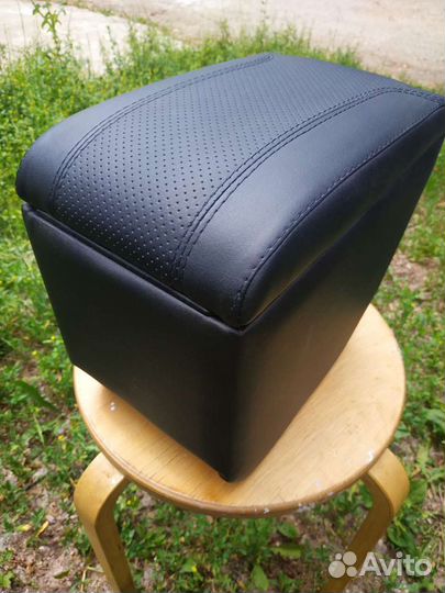 Подлокотник