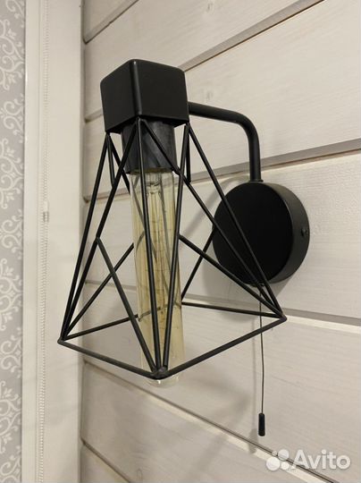 Лампа настенная