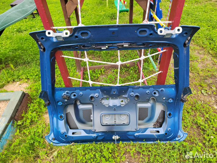 Продам дверь багажника