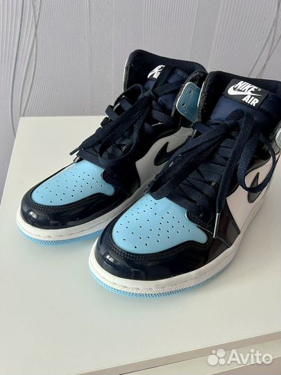 Кроссовки Nike Air Jordan 1 UNC Patent W оригинал