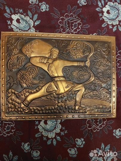 Настенное панно медное чеканка Стрельба из лука