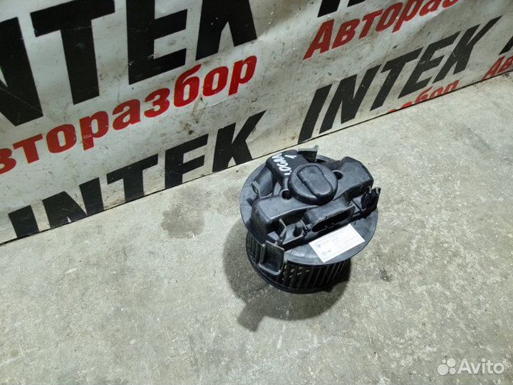 Моторчик печки Renault Logan седан 2007