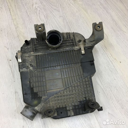 Корпус воздушного фильтра Renault logan 2