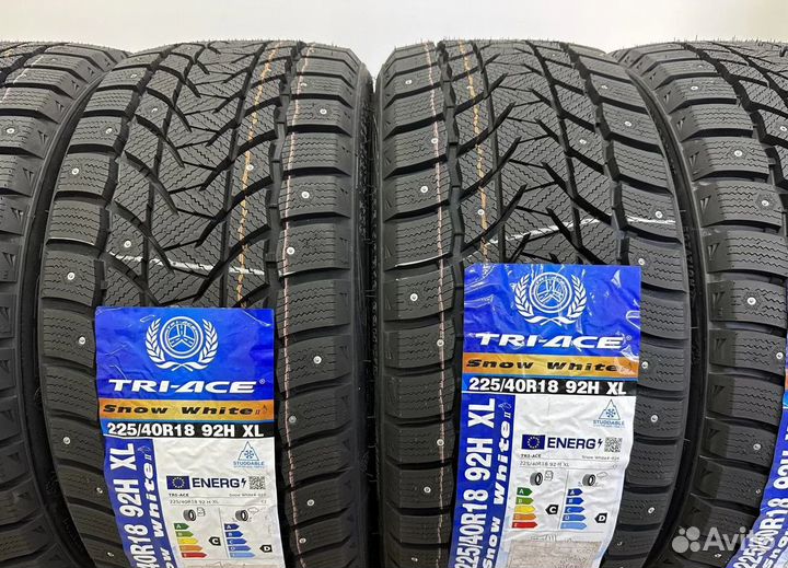 Tri Ace Snow White II 225/40 R18 49H