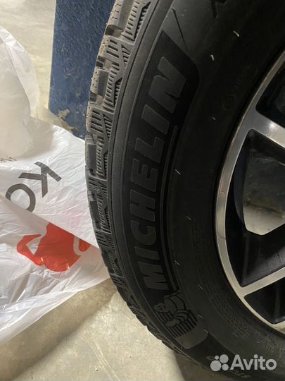 R18 Michelin X-Ice North 4 SUV 265/60, PCD 5x100 DIA 100